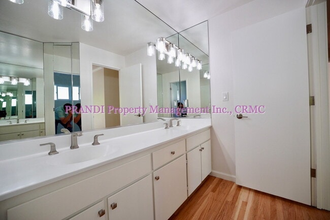 Building Photo - Gorgeous Home in Sought After Larkspur Nei...