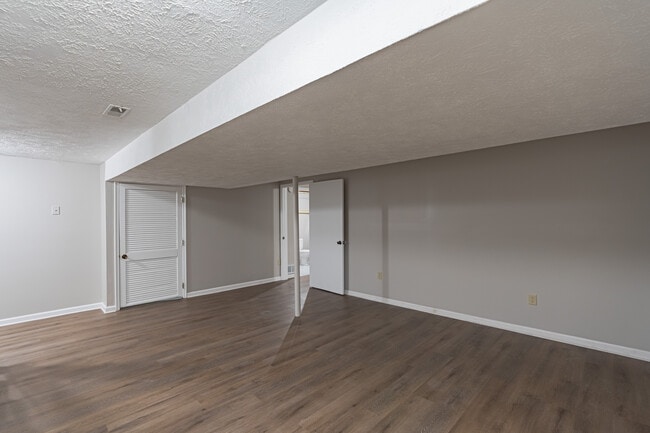 Building Photo - 13103 Lillian St