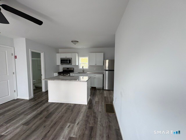 Building Photo - 138 Beach Ave