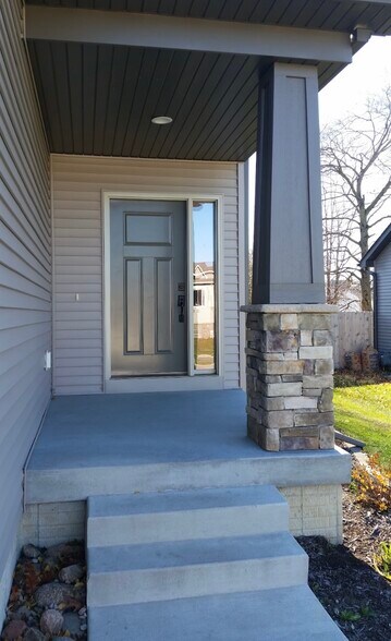 Building Photo - 3732 Marigold Dr