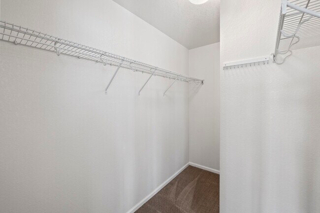 Building Photo - 626 Rolling Rock Point