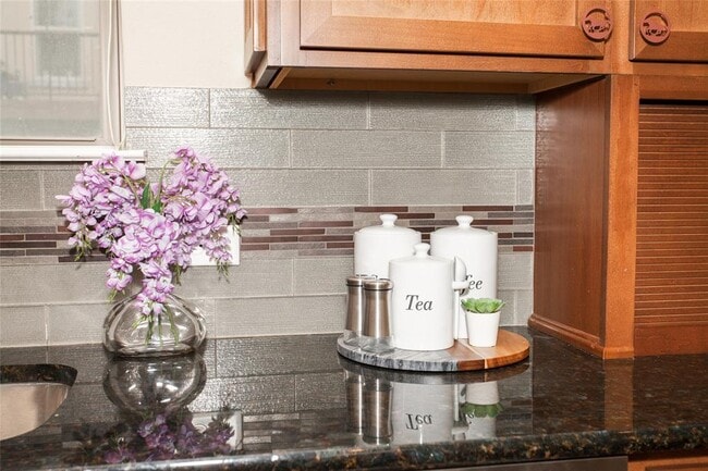 Building Photo - 224 Adams St