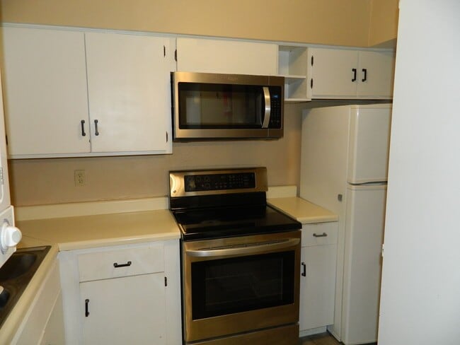 Building Photo - 1 Bed / 1 Bath Condo with Balcony – Seminole County – Water Included!