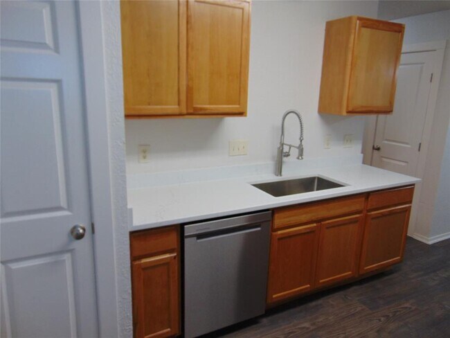 Building Photo - 1617 Gracy Farms Ln