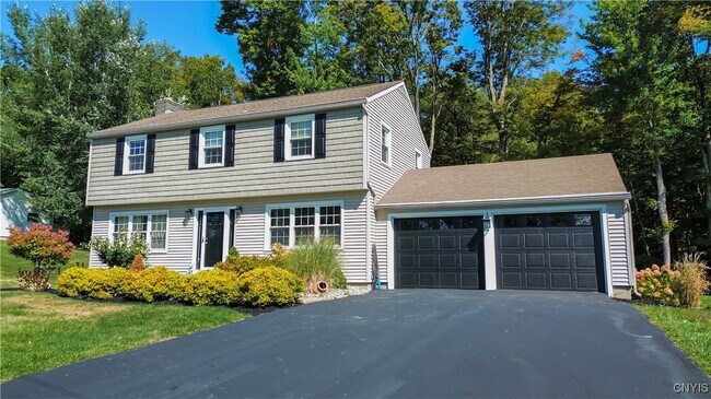 Building Photo - 916 Westwood Dr