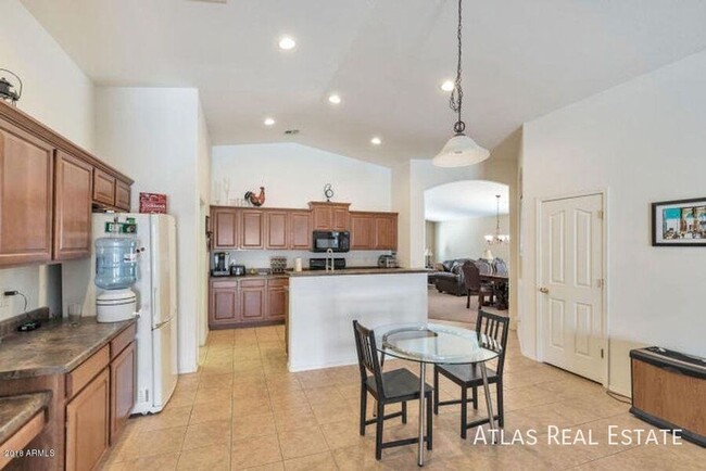 Building Photo - Beautiful 4 bedroom with 3 car garage in T...