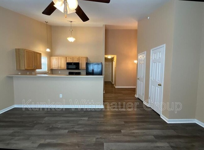 Building Photo - 721 Tower Grove Dr