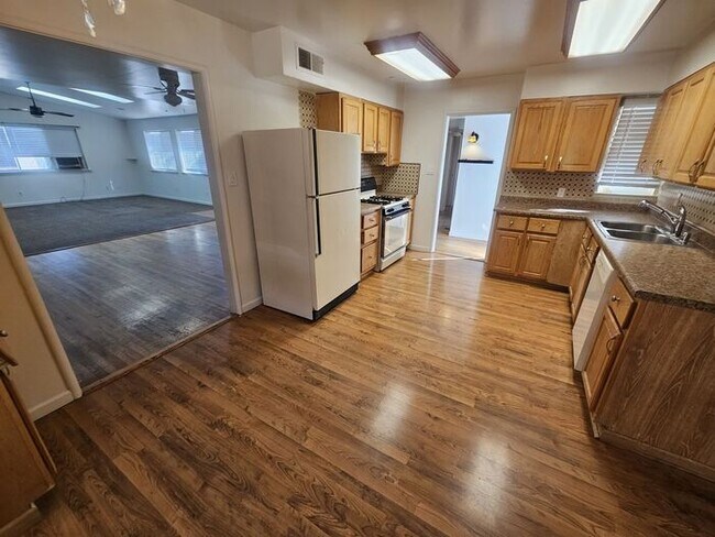 Building Photo - 3bed 2bath Northwest Reno Home, A must see