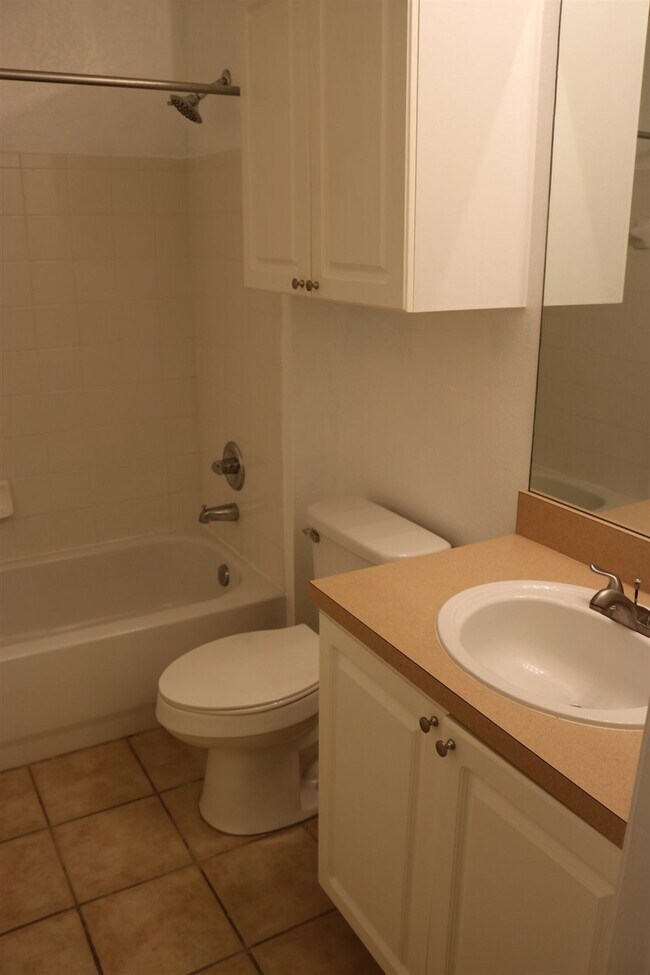 Building Photo - 410 S Villa San Marco Dr
