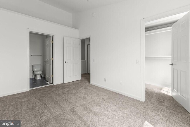 Building Photo - 45490 Whistling Terrace