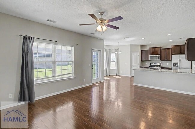 Building Photo - 976 Oak Crest Dr