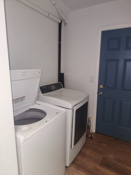 Building Photo - 3424 Natomas Park