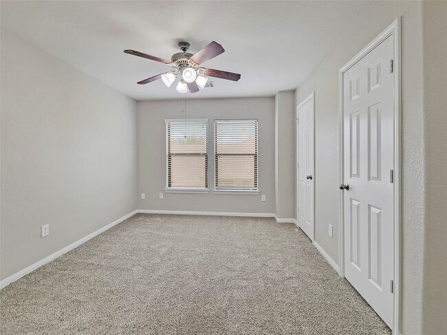 Building Photo - 18428 Sunrise Oaks Ct