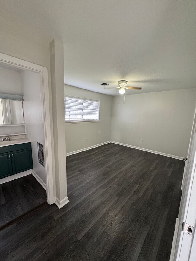 Building Photo - 6493 Marcie St