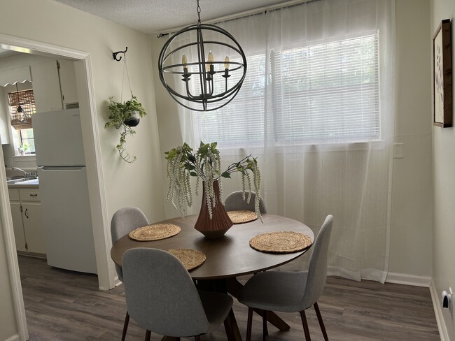 Dining room - 3006 Nottingham Way