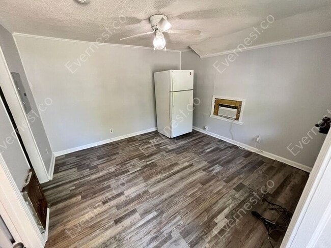 Building Photo - 413 N Moore Rd