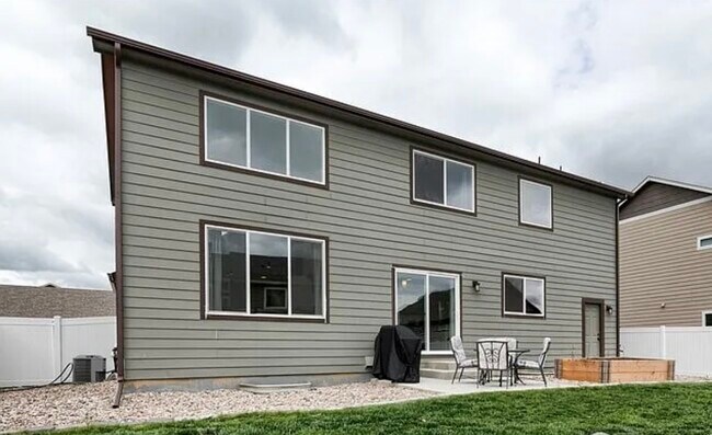 Building Photo - 3454 Godwit Dr