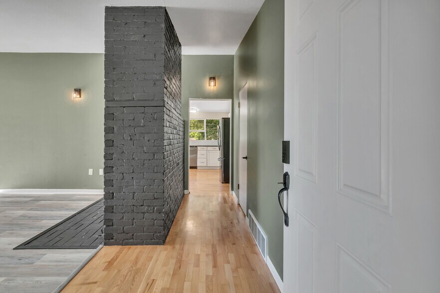 Building Photo - 625 108th Avenue Ct E