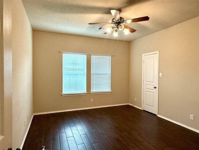 Building Photo - 6707 Enchanted Crest Dr