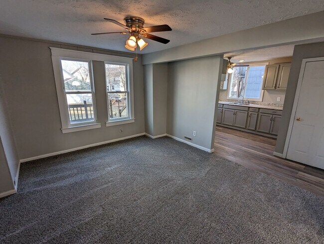 Building Photo - $599 Security Deposit Special