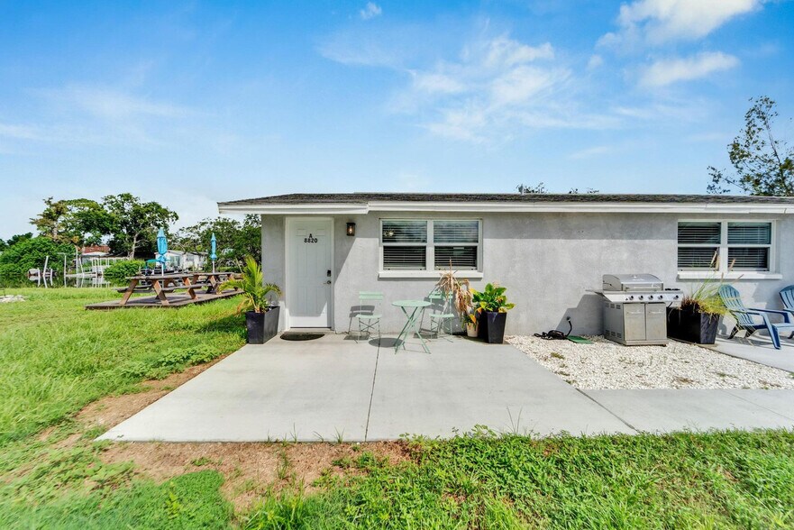 Building Photo - 8820 Rocky Creek Dr
