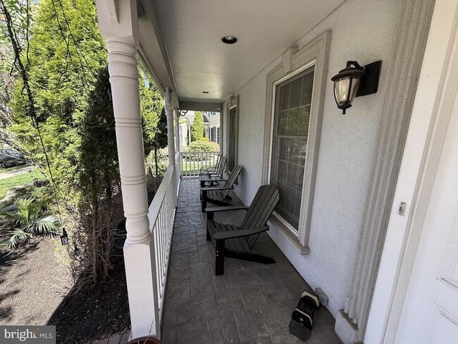 Primary Photo - 21 Crestview Dr