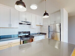 Building Photo - 657 Kansas St