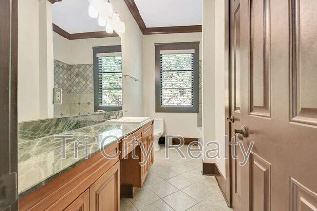 Building Photo - 250 Moss Creek Walk