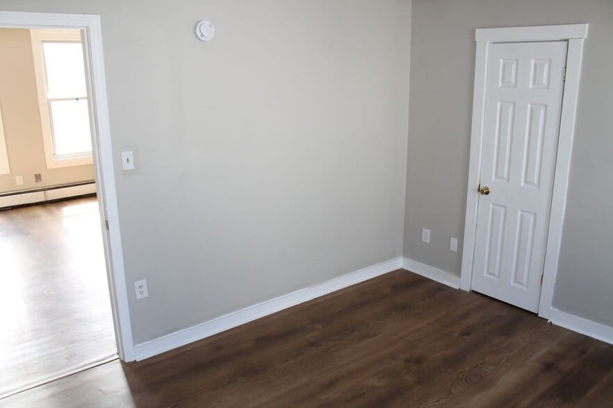 Building Photo - 20 Bellevue St