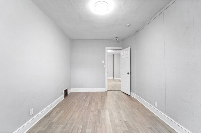 Building Photo - 28 Lydia St