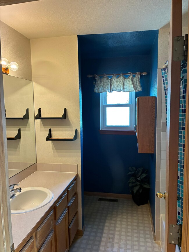 Building Photo - 2708 Rawahs Way