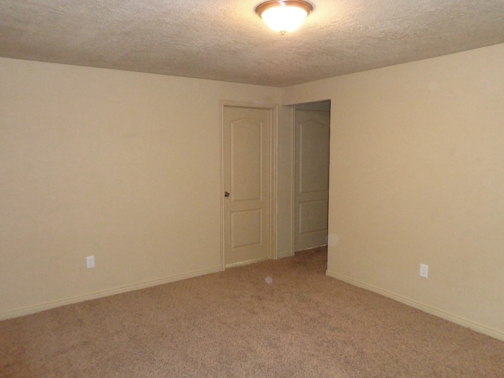 Building Photo - 2022 Juniper Dr