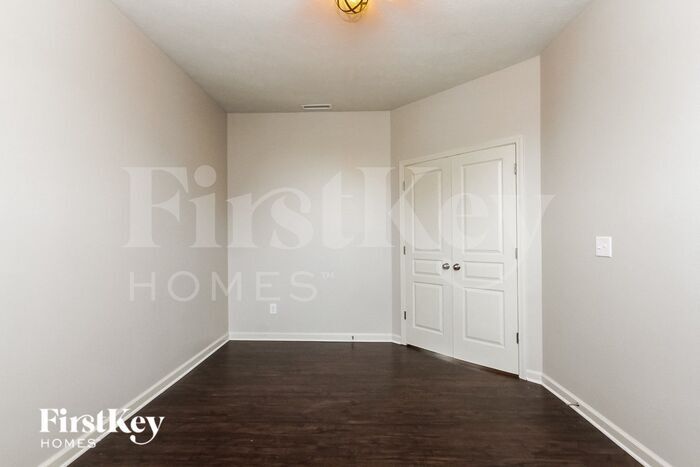 Building Photo - 15445 Eastpark Cir W