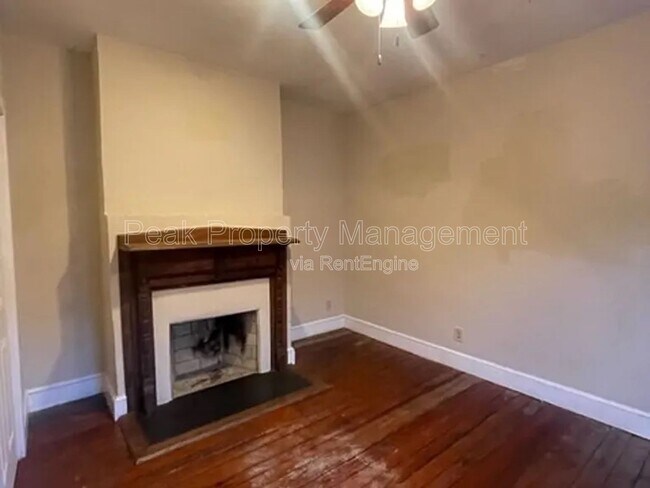 Building Photo - 216 N 32nd St