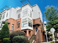 Building Photo - 663 E 10th St