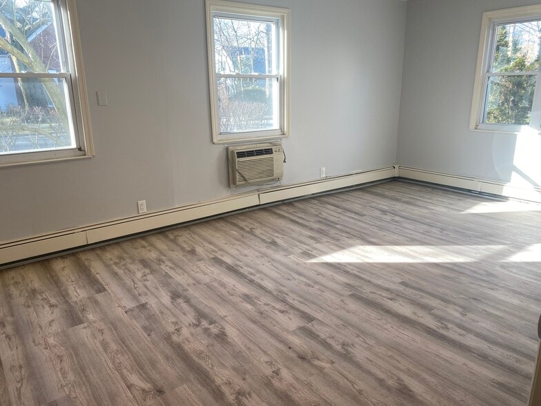 Building Photo - 107 Baker Hill Rd