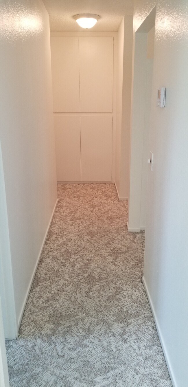 Building Photo - 1529 Cambridge Ave