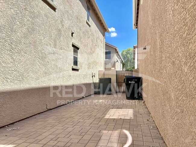 Building Photo - 3853 E Santa Fe Ln