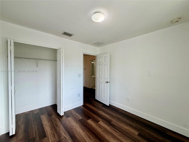 Building Photo - 1475 SE 24th Ct