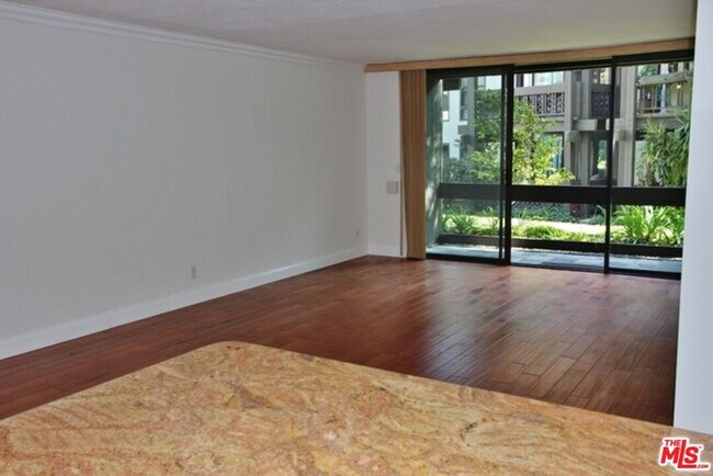 Building Photo - 7765 W 91st St