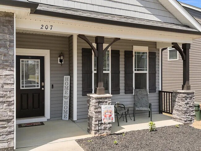 Building Photo - Earn Wealth While Leasing - Like a Homeowner - Lease to Own