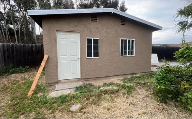 Building Photo - Large home on private cul-de-sac
