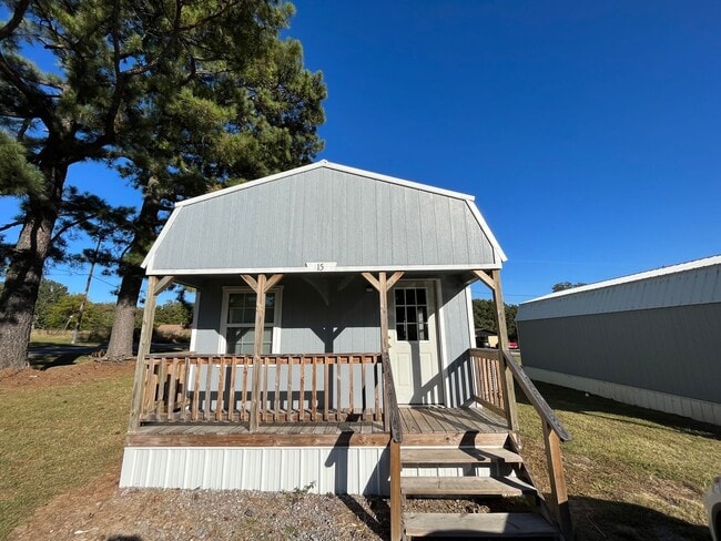 Building Photo - 1/1 Tinyhouse Cabin in Southside