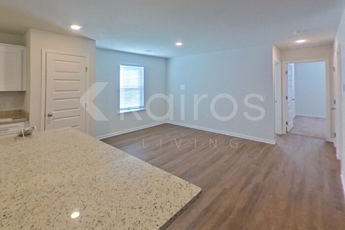 Building Photo - 136 Western Red Cedar Dr