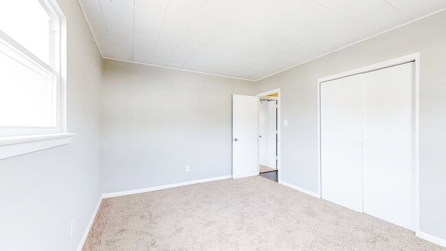 Building Photo - 300 Bowers Ave