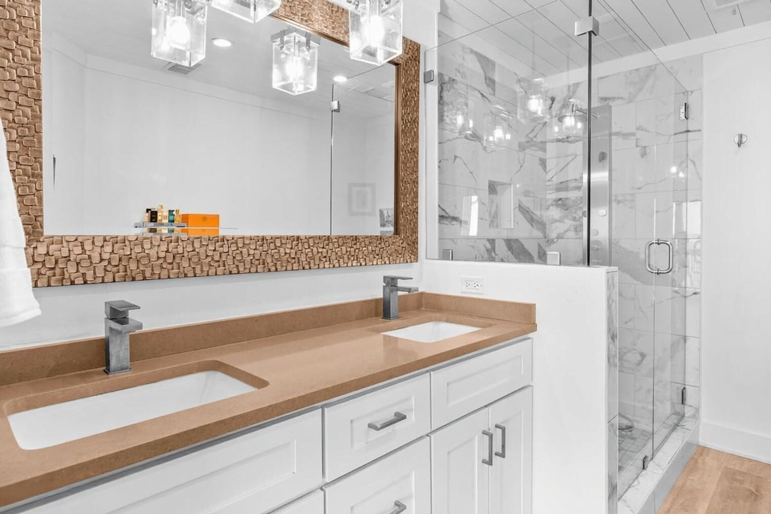 Building Photo - 17735 Front Beach Rd