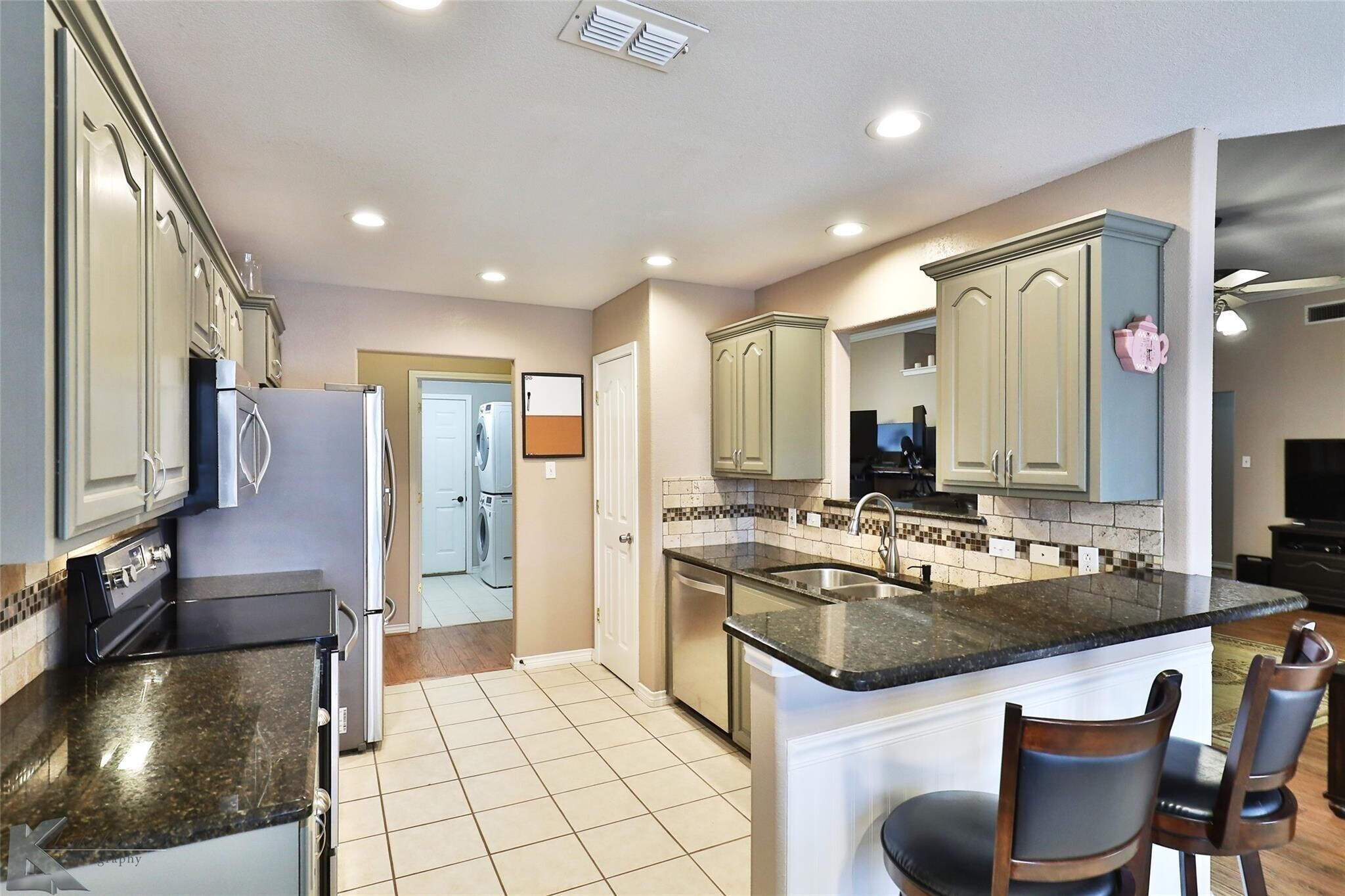 Building Photo - 5434 Willow View Rd