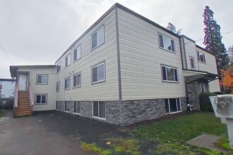 Building Photo - 1 Bedroom Apartment ~ Close to Campus ~ Ca...