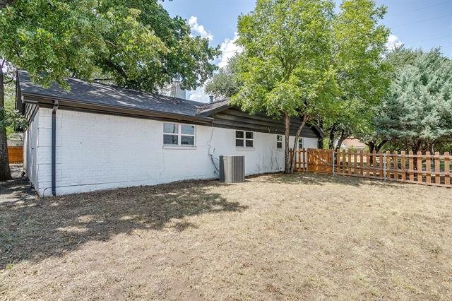 Building Photo - 2536 Daisy Ln