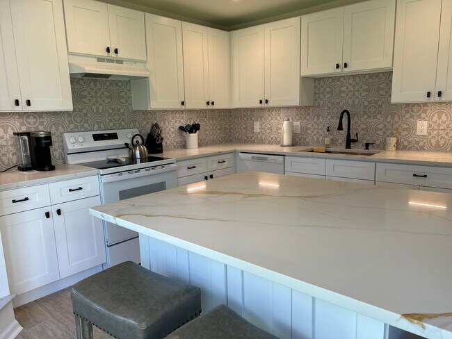 Building Photo - 13383 Bedford Mews Ct